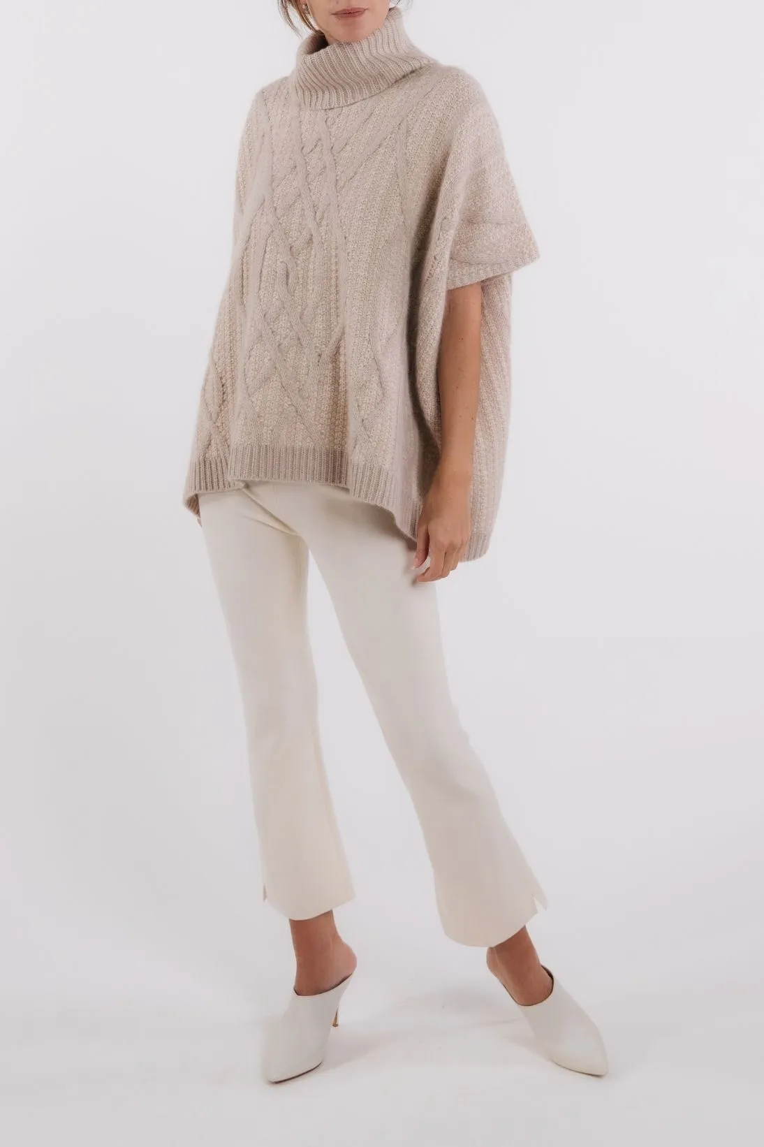 CABLE TURTLENECK PONCHO