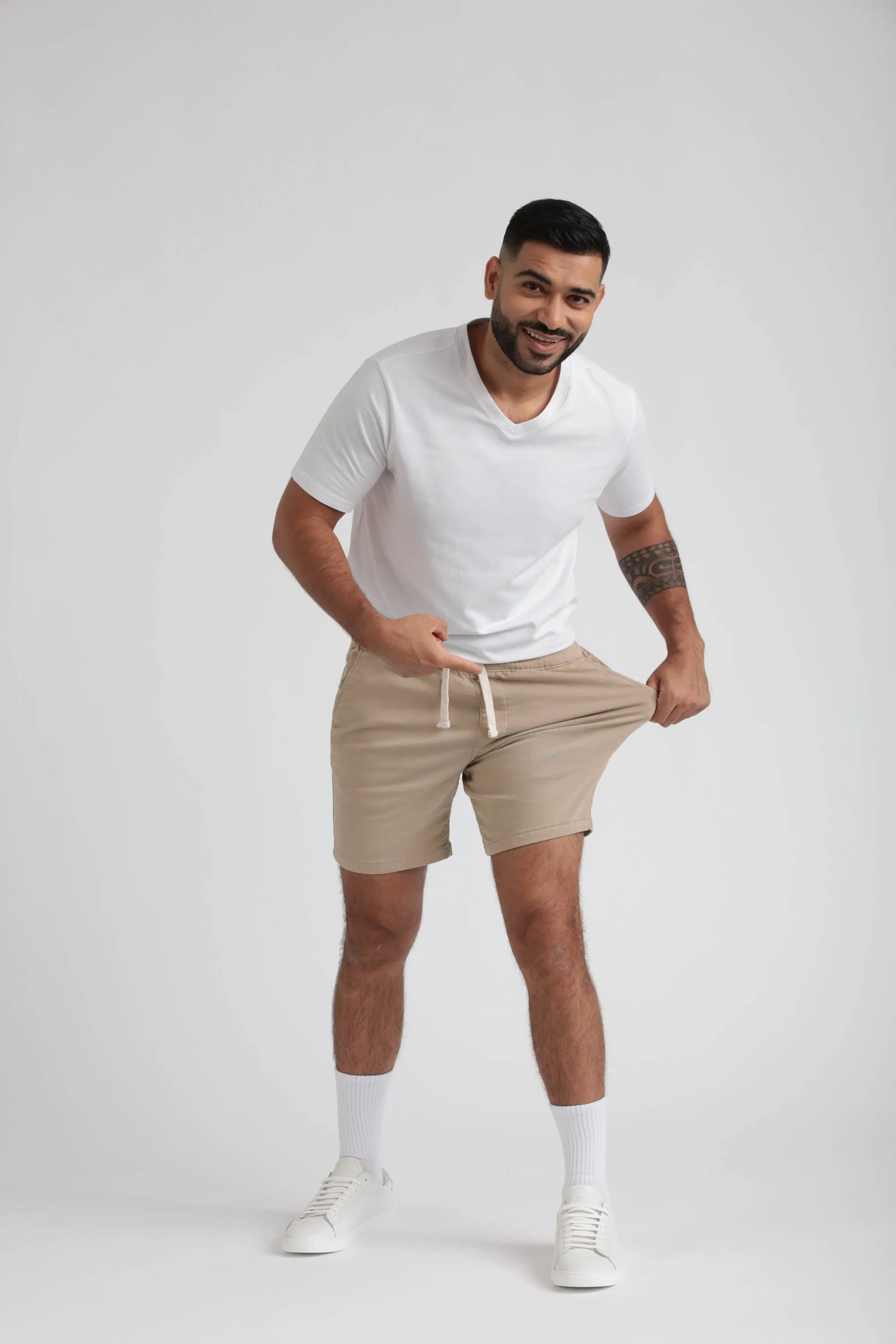 Everyday Comfort Shorts (Slim Fit) / Light Khaki
