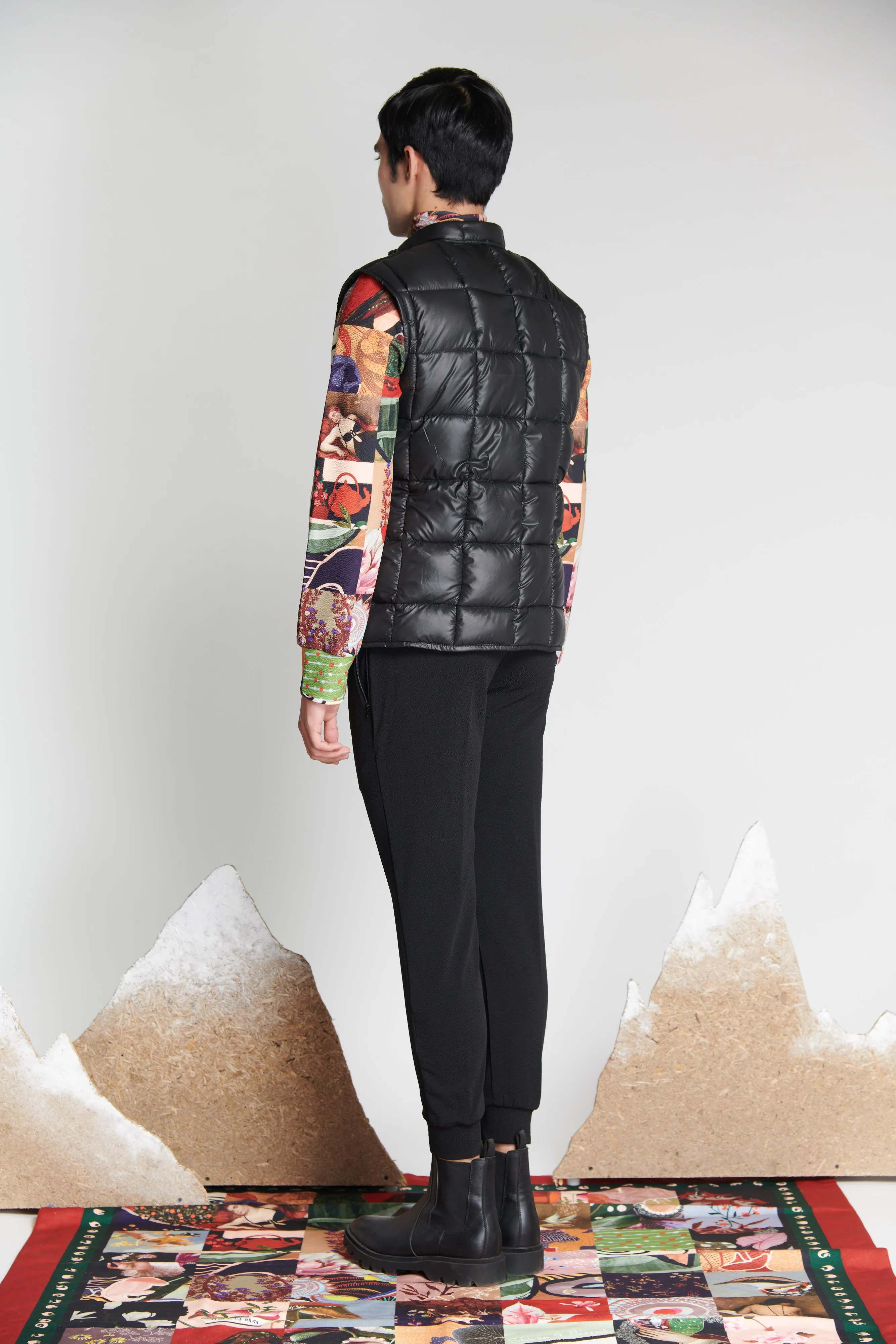 Noir Puffer Gilet